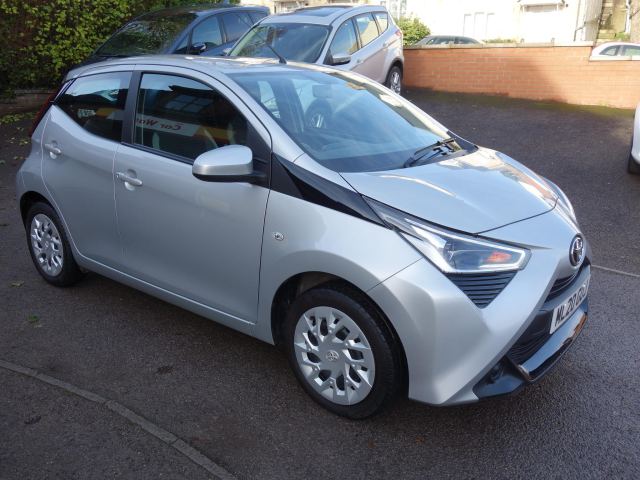 2020 (20) Toyota AYGO 1.0 VVT-i x-play Hatchback 5dr Petrol Manual Euro 6 (71 ps)